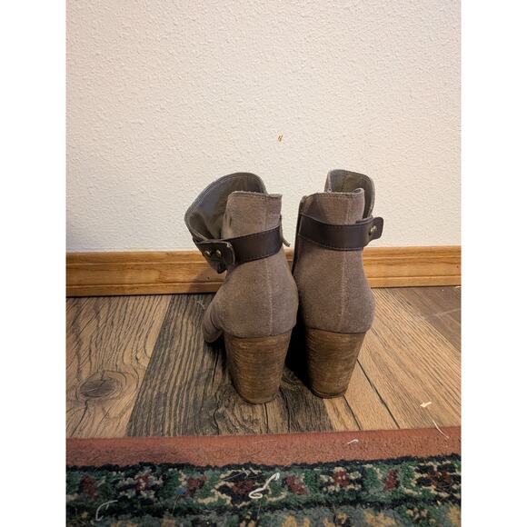 Treasure & Bond Winslow Suede Leather Block Heel Ankle Booties size 6.5 - Picture 4 of 6